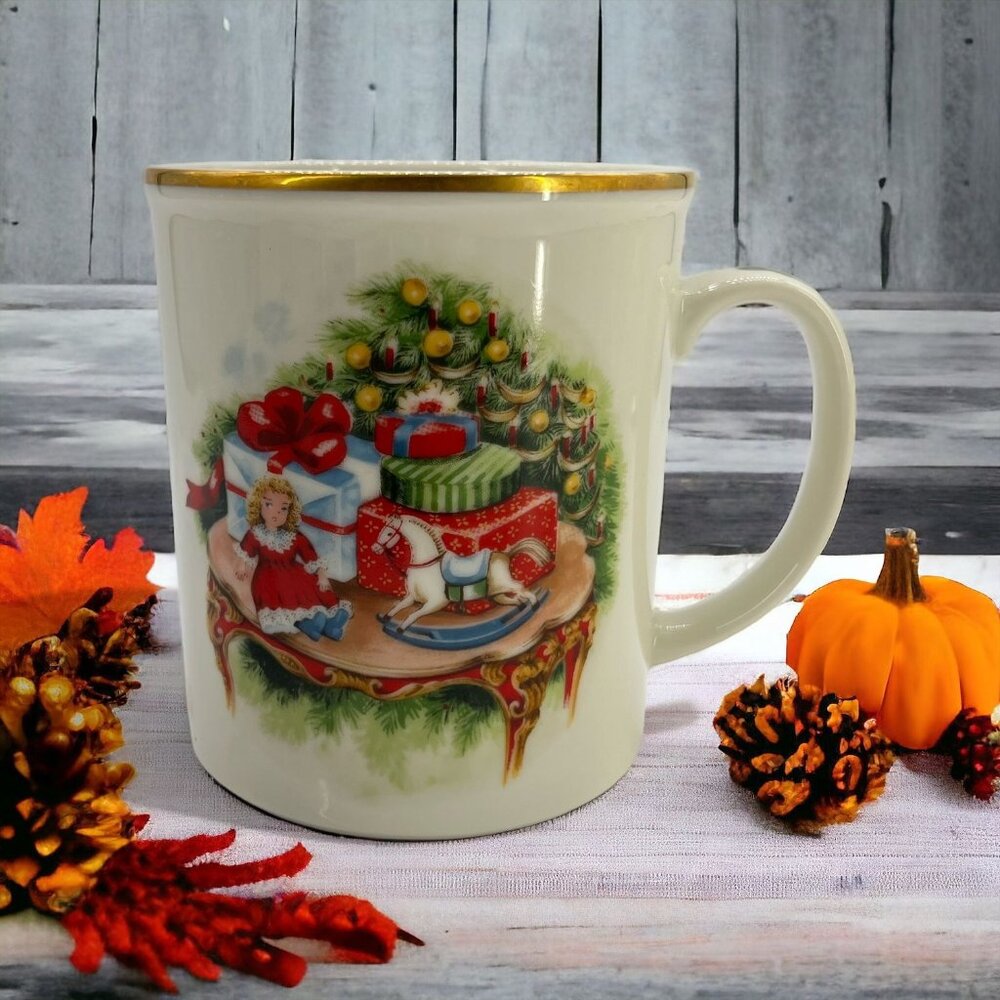 1997 Queensberry Royal Gallery Kingdom of The Dolls Japan Cup Mug